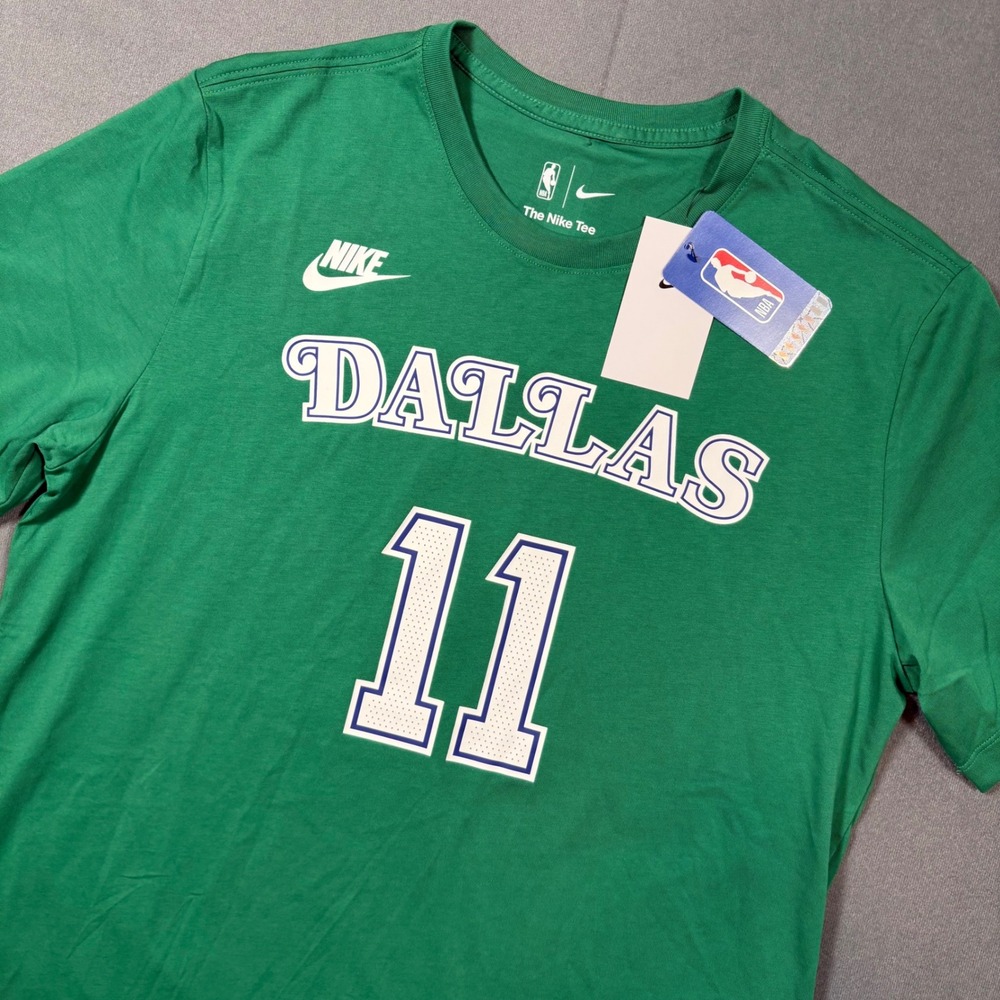 Kyrie Irving 11 Nike Dallas Mavericks Jersey Tee Green Mens Large NWT